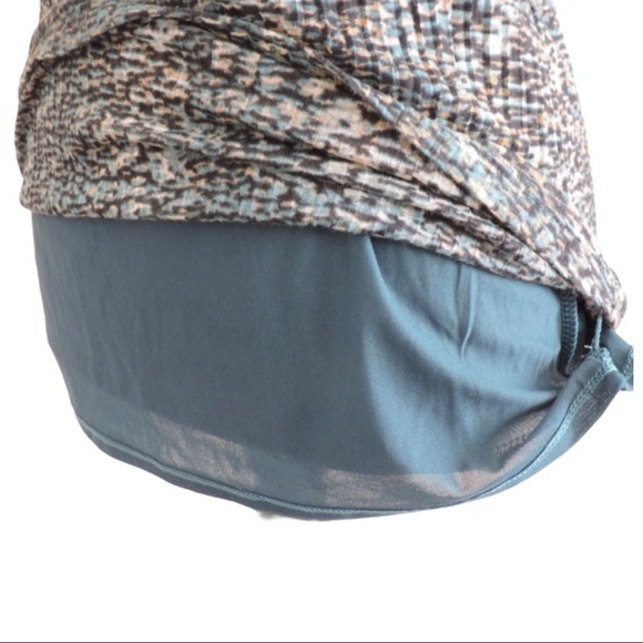 Banana Republic Layered Top Medium - Picture 5 of 8